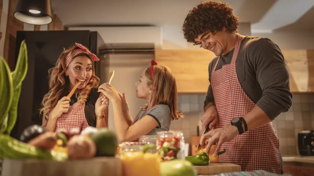 Familia cozinhando