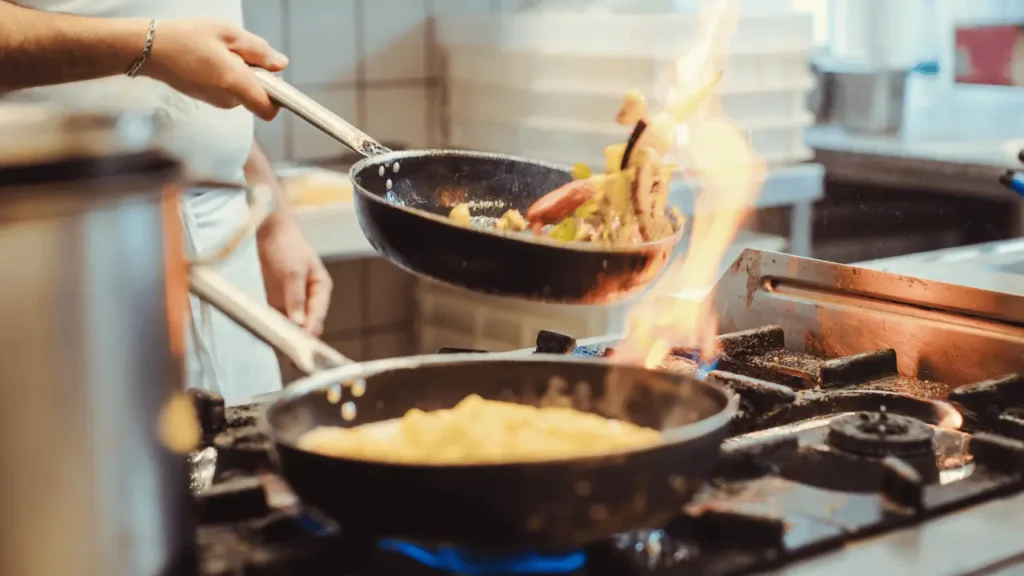 Pessoa cozinhando